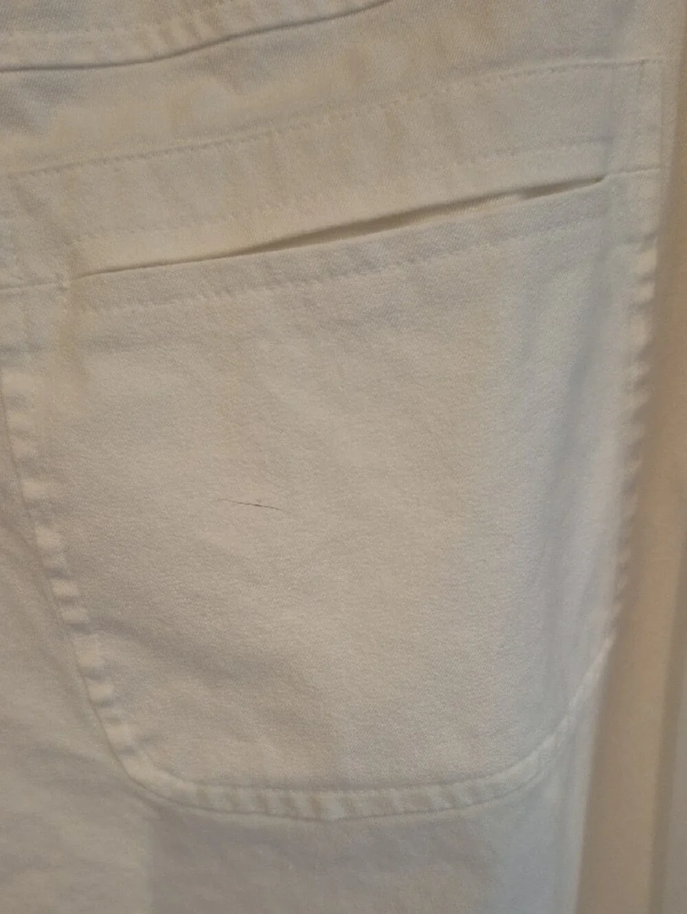 Eileen Fisher White Cotton Twill Capri Pants